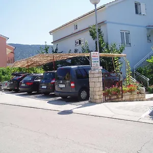 Orbanic Apartment Cres